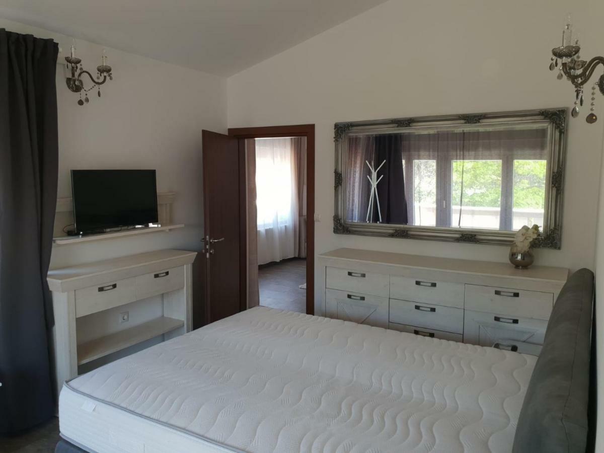 Apartament Grey Pearl With Free Ev Ch-Station Valbandon Zewnętrze zdjęcie